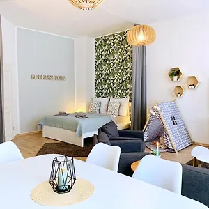 zentrumsnahe-ferienwohnung-mit-ruhigem-balkon-arthur.bestleipzighotels.com/